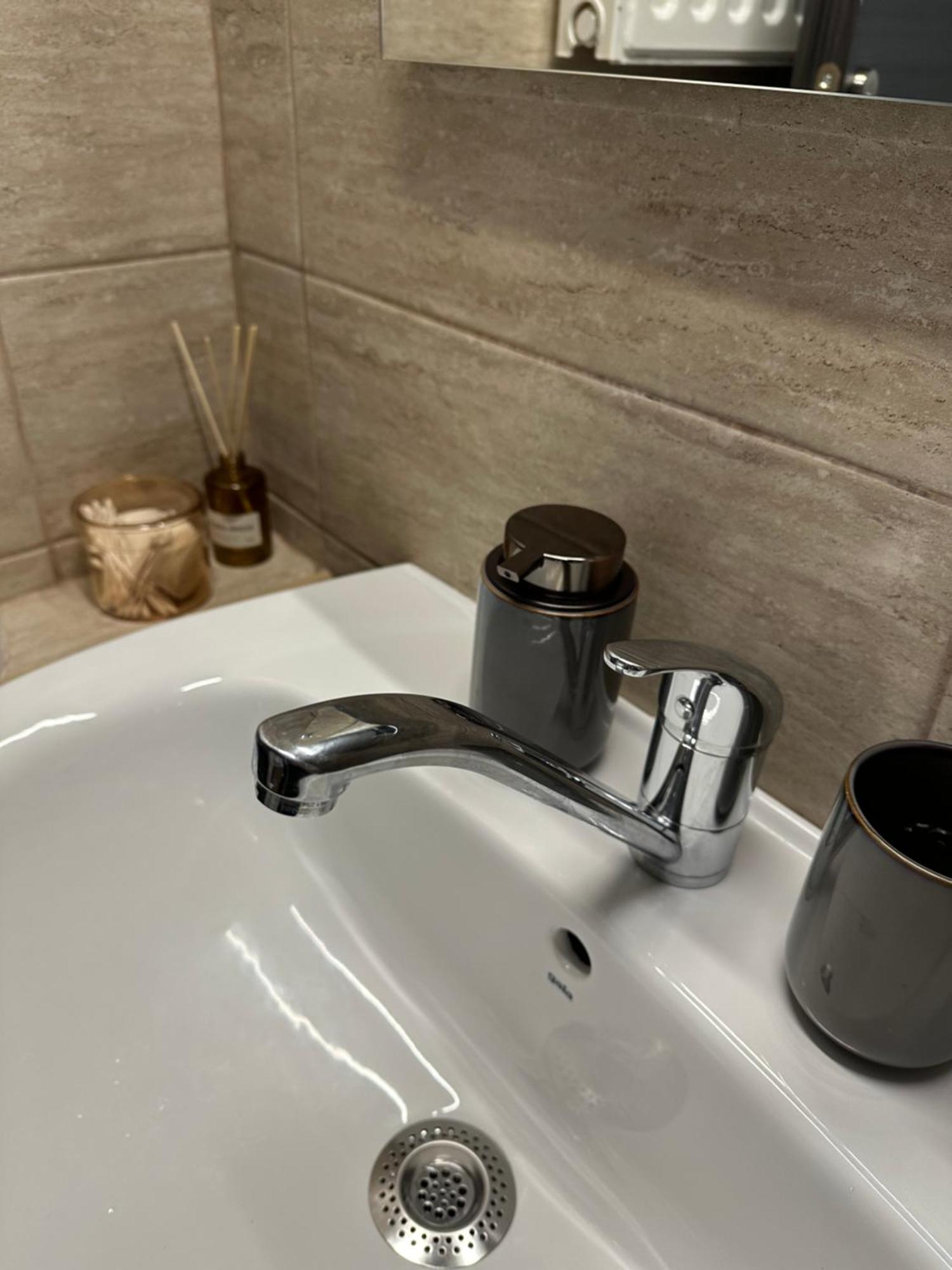 Konar Guest House อเล็กซานโดรโพลิส ภายนอก รูปภาพ